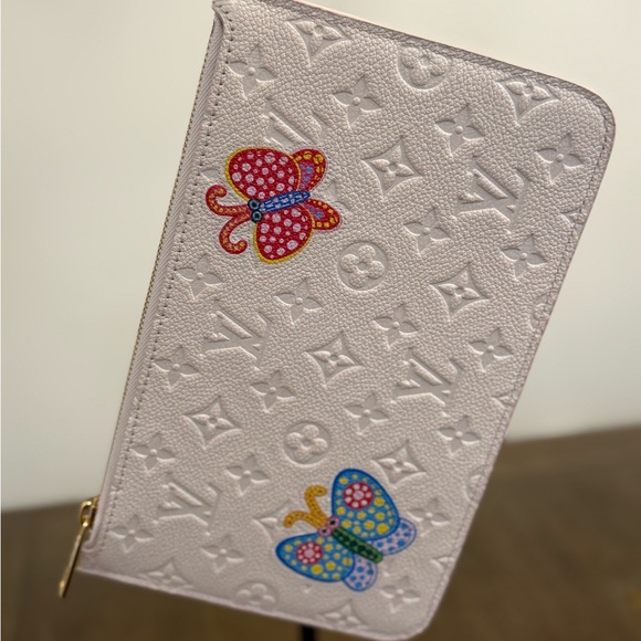 🌟 Authentic Louis Vuitton x Yayoi Kusama Limited Edition Wristlet 🌟 - Picture 2 of 10